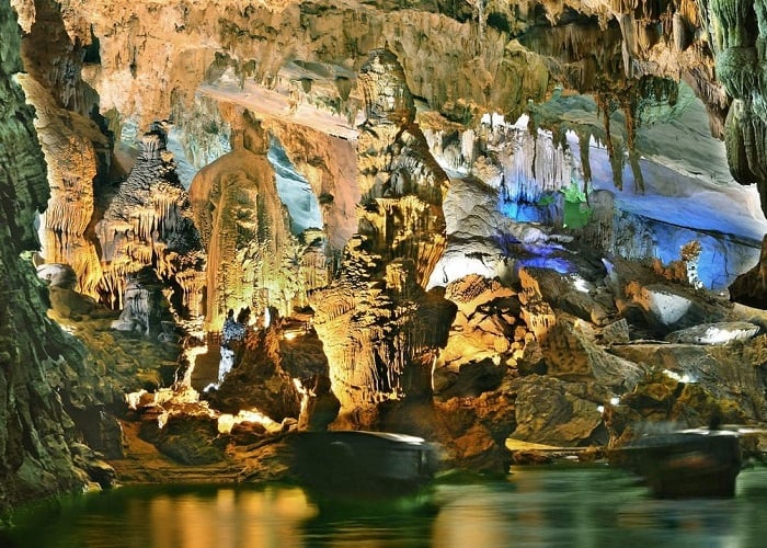 Thien Canh Son Cave (Paradise Cave)